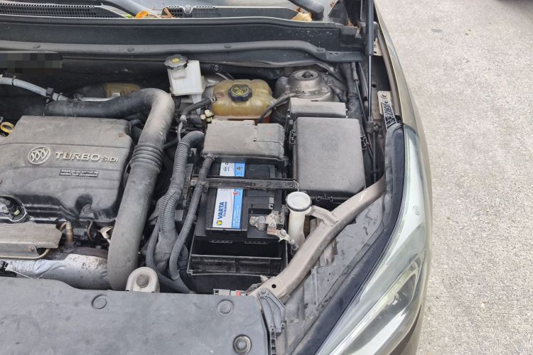 Used Buick Envision 2017 20T Two-Wheel Drive Luxury Model Engine Bay Left
