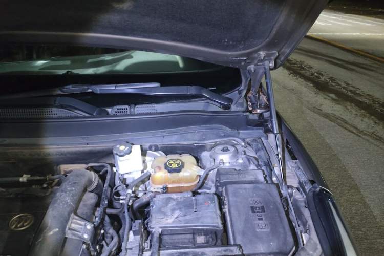 Used Buick Envision 2017 28T Four-Wheel Drive Elite Model Engine Bay Left
