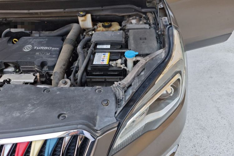 Used Buick Envision 2017 20T Two-Wheel Drive Elite Version Engine Bay Left