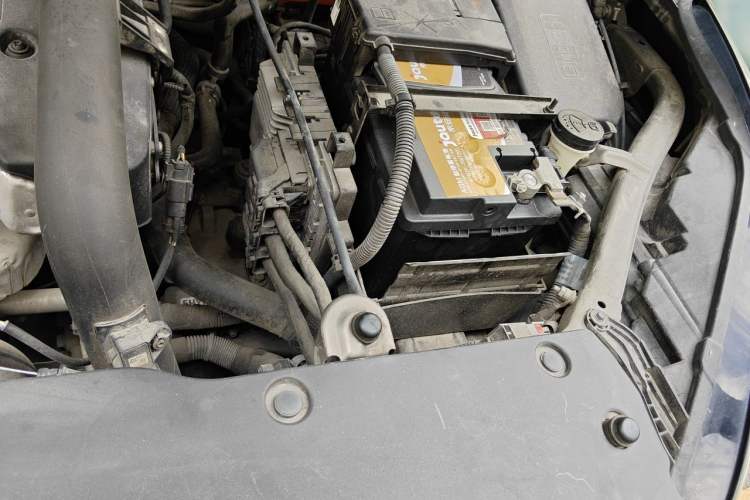 Used Buick Envision 2017 28T Four-Wheel Drive Luxury Model Engine Bay Left