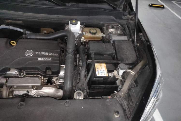 Used Buick Envision 2017 20T Two-Wheel Drive Luxury Model Engine Bay Left