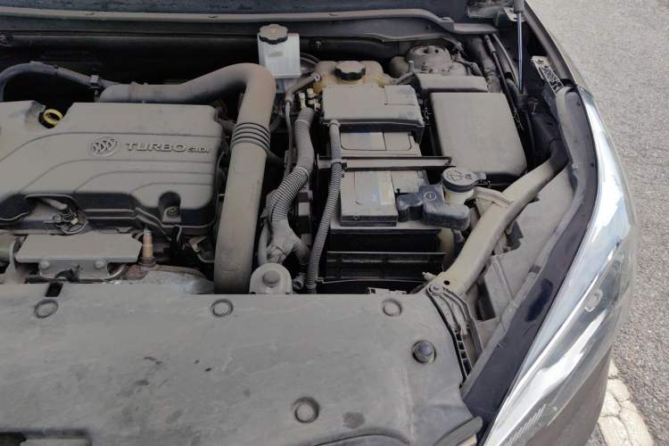 Used Buick Envision 2017 20T Two-Wheel Drive Leading Version Engine Bay Left