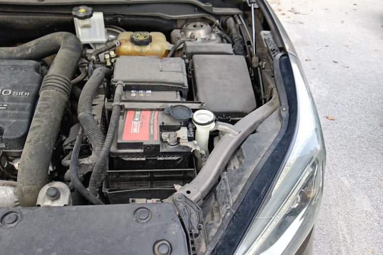 Used Buick Envision 2017 20T Two-Wheel Drive Leading Version Engine Bay Left