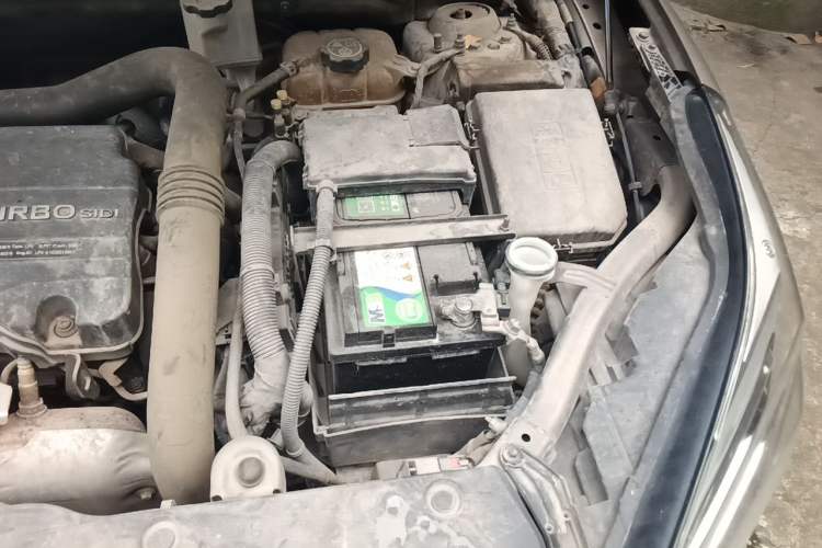 Used Buick Envision 2017 20T Two-Wheel Drive Elite Version Engine Bay Left