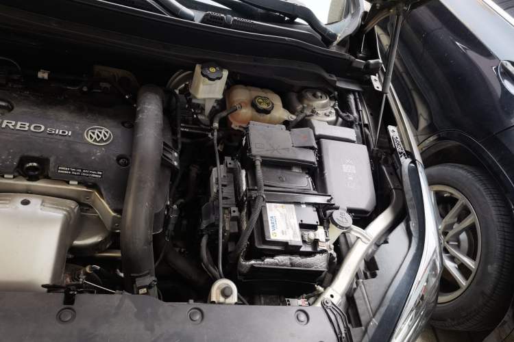 Used Buick Envision 2017 28T Four-Wheel Drive Luxury Model Engine Bay Left