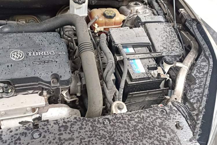 Used Buick Envision 2017 20T Two-Wheel Drive Leading Version Engine Bay Left