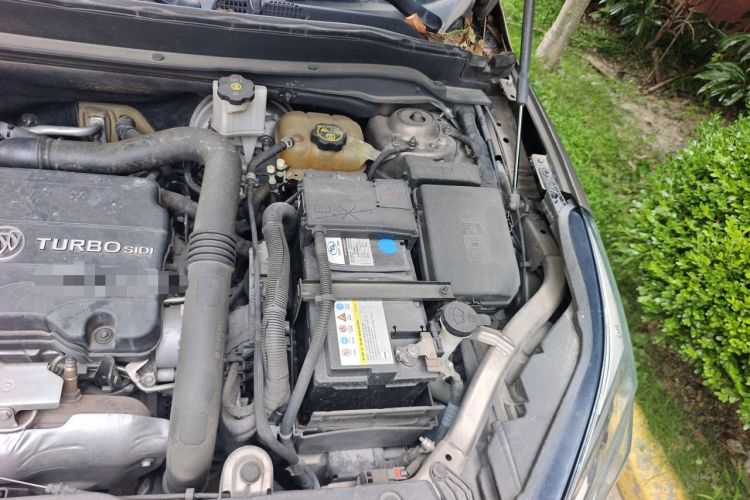 Used Buick Envision 2017 20T Two-Wheel Drive Luxury Model Engine Bay Left
