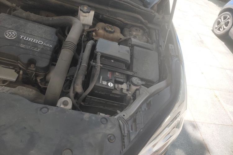 Used Buick Envision 2017 20T Two-Wheel Drive Elite Version Engine Bay Left