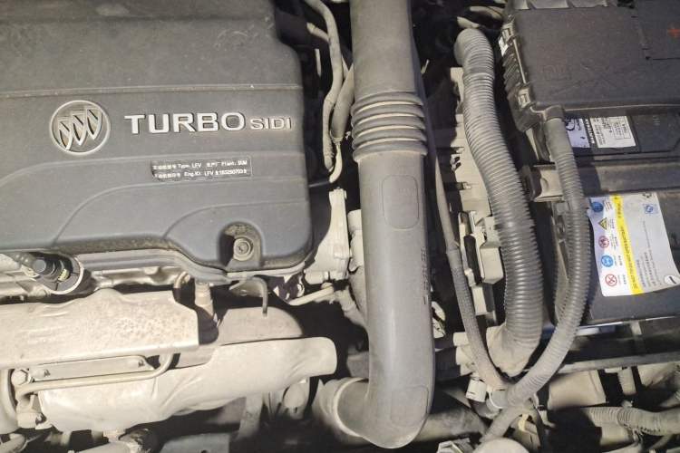 Used Buick Envision 2017 20T Two-Wheel Drive Elite Version Engine Bay Left