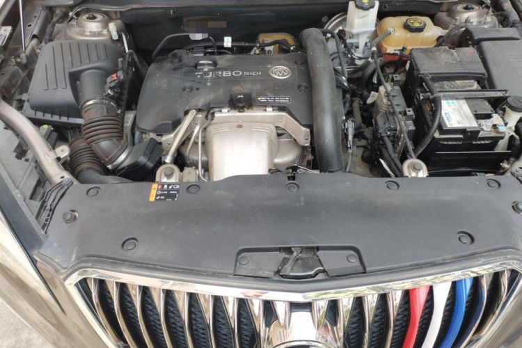 Used Buick Envision 2017 28T Four-Wheel Drive Elite Model Engine Bay