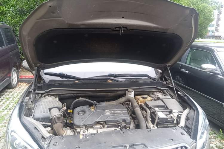 Used Buick Envision 2017 20T Two-Wheel Drive Luxury Model Engine Bay