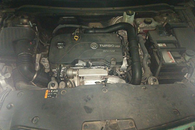 Used Buick Envision 2017 20T Two-Wheel Drive Elite Version Engine Bay