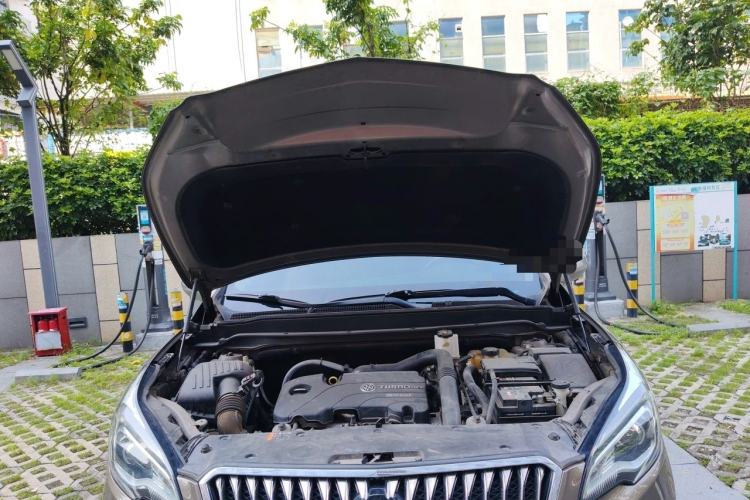 Used Buick Envision 2017 20T Two-Wheel Drive Elite Version Engine Bay