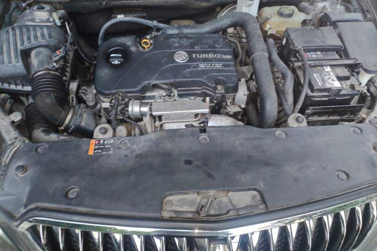 Used Buick Envision 2017 20T Two-Wheel Drive Elite Version Engine Bay