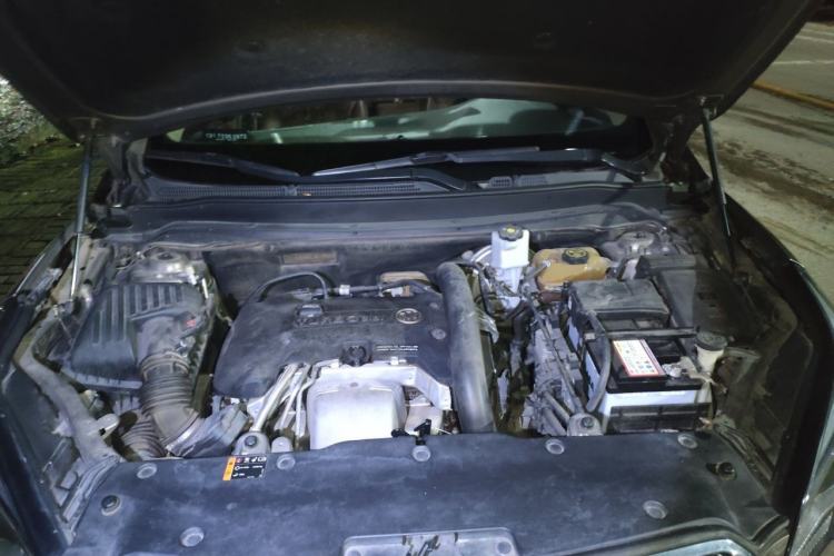 Used Buick Envision 2017 28T Four-Wheel Drive Elite Model Engine Bay