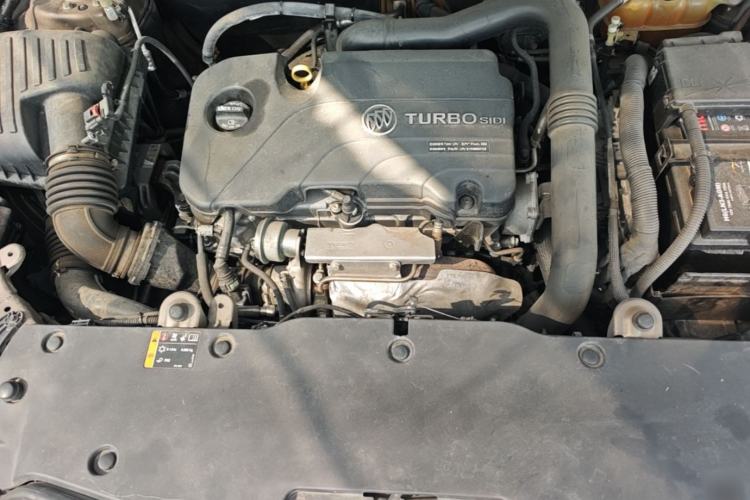 Used Buick Envision 2017 20T Two-Wheel Drive Elite Version Engine Bay