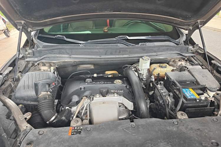 Used Buick Envision 2017 28T Four-Wheel Drive Elite Model Engine Bay