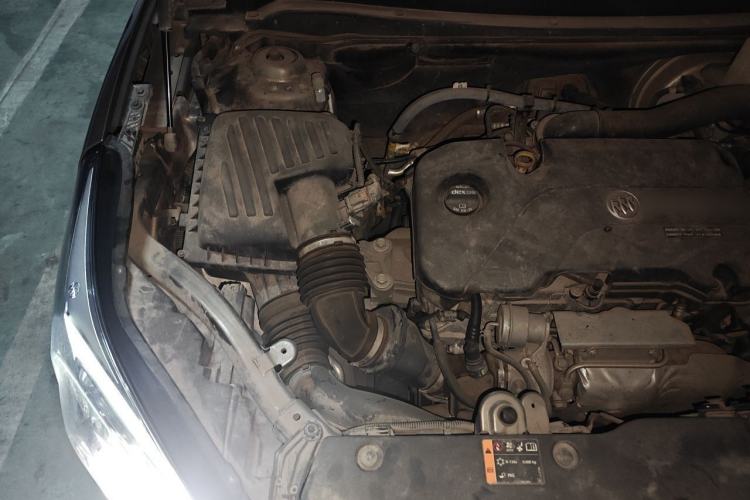 Used Buick Envision 2017 20T Two-Wheel Drive Luxury Model Engine Bay Right