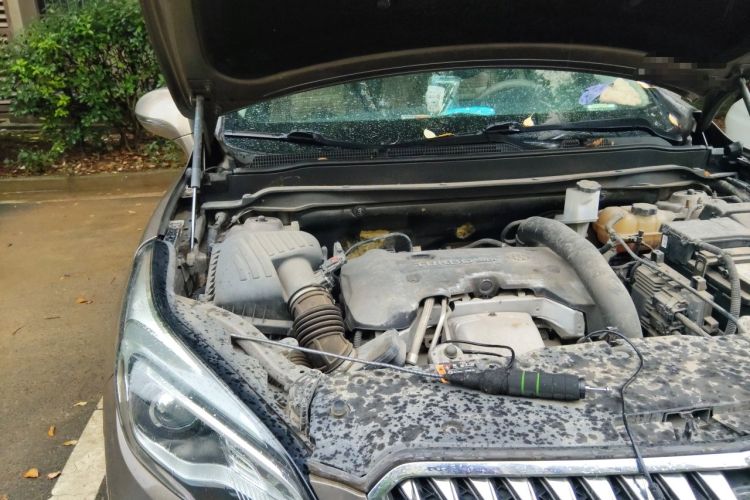 Used Buick Envision 2017 28T Four-Wheel Drive Elite Model Engine Bay Right