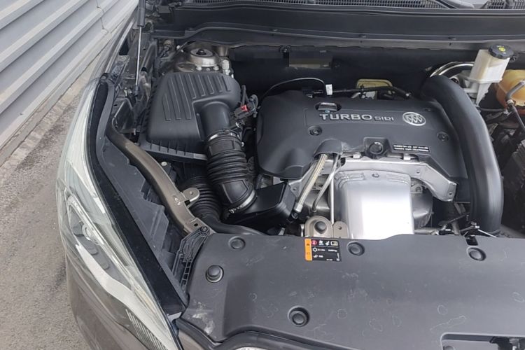 Used Buick Envision 2017 28T Four-Wheel Drive Elite Model Engine Bay Right