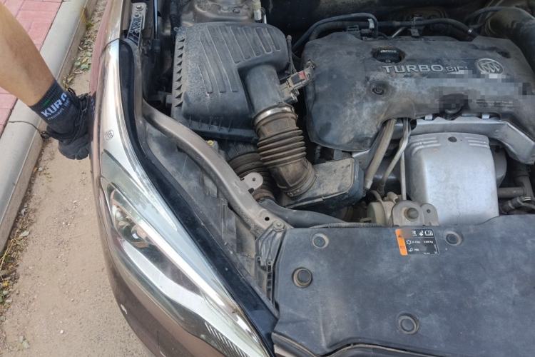 Used Buick Envision 2017 28T Four-Wheel Drive Elite Model Engine Bay Right