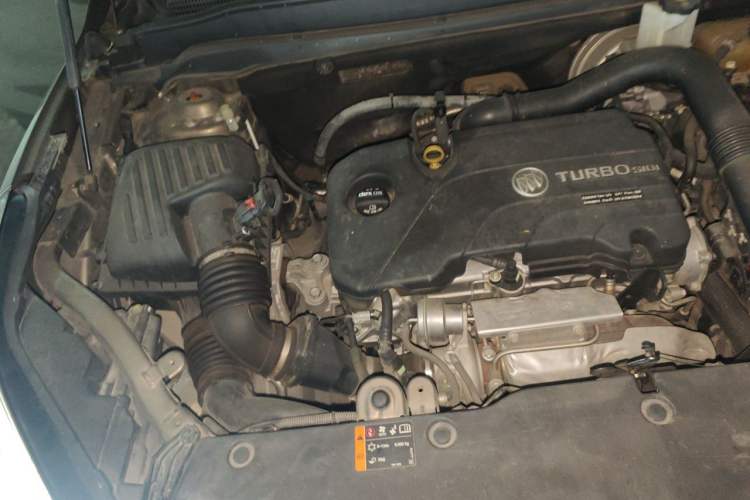 Used Buick Envision 2017 20T Two-Wheel Drive Elite Version Engine Bay Right