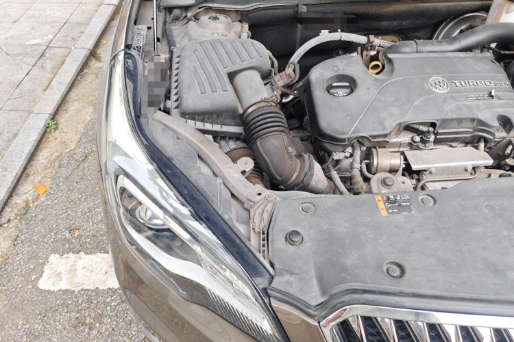 Used Buick Envision 2017 20T Two-Wheel Drive Leading Version Engine Bay Right