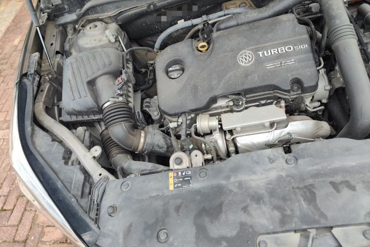 Used Buick Envision 2017 20T Two-Wheel Drive Elite Version Engine Bay Right