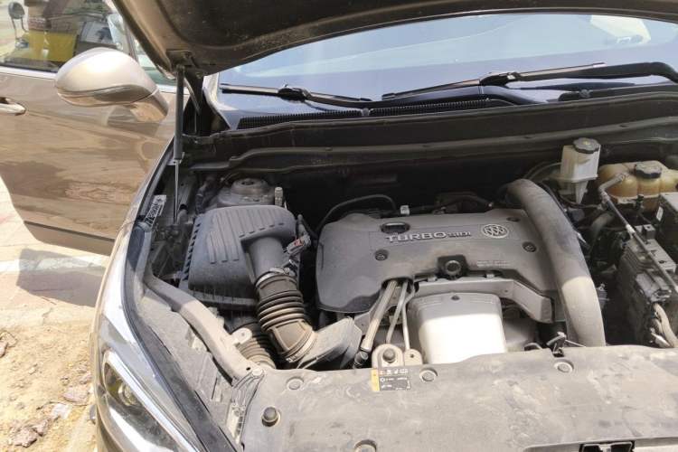 Used Buick Envision 2017 28T Four-Wheel Drive Elite Model Engine Bay Right