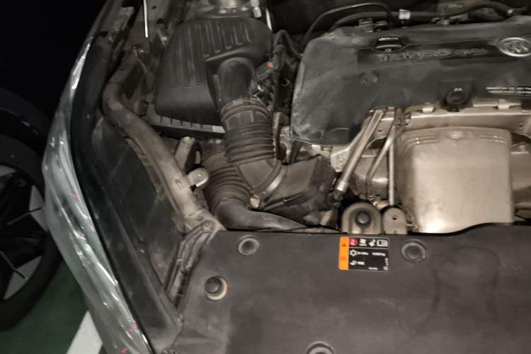 Used Buick Envision 2017 28T Four-Wheel Drive Elite Model Engine Bay Right