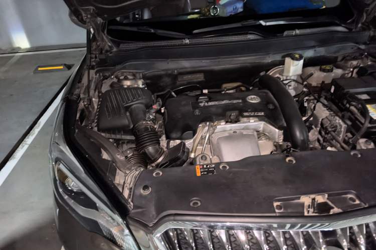 Used Buick Envision 2017 28T Four-Wheel Drive Elite Model Engine Bay Right