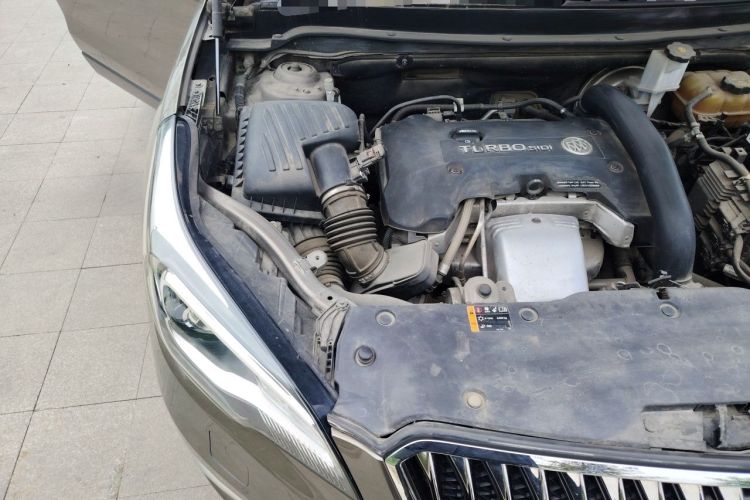 Used Buick Envision 2017 28T Four-Wheel Drive Elite Model Engine Bay Right