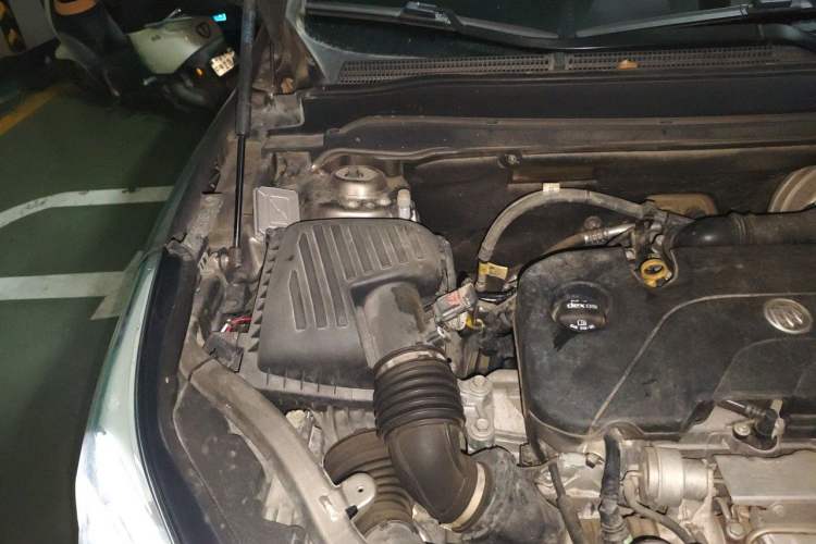 Used Buick Envision 2017 20T Two-Wheel Drive Leading Version Engine Bay Right