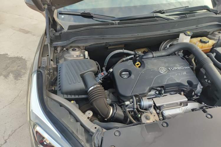 Used Buick Envision 2017 20T Two-Wheel Drive Leading Version Engine Bay Right