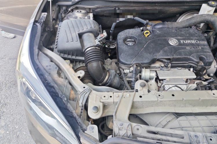 Used Buick Envision 2017 20T Two-Wheel Drive Elite Version Engine Bay Right