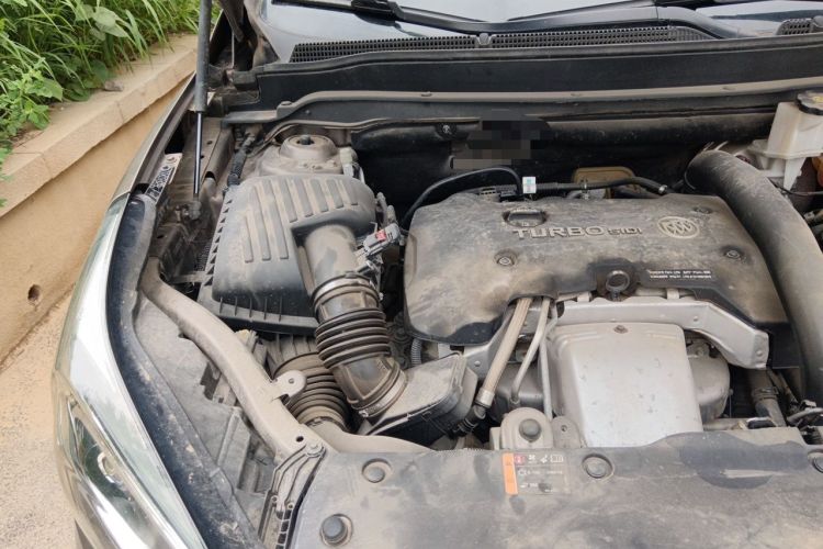 Used Buick Envision 2017 28T Four-Wheel Drive Elite Model Engine Bay Right