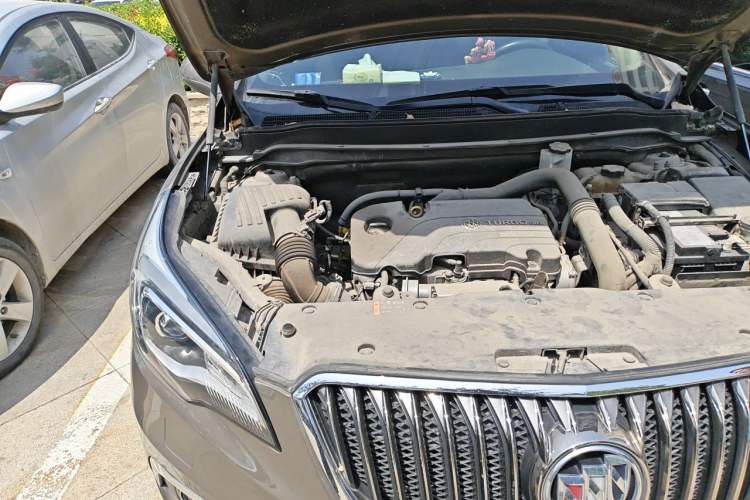Used Buick Envision 2017 20T Two-Wheel Drive Luxury Model Engine Bay Right