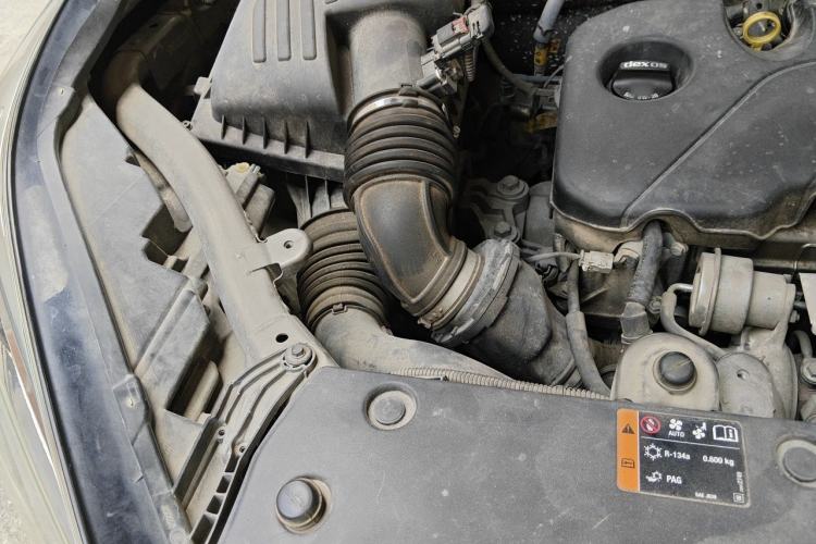 Used Buick Envision 2017 20T Two-Wheel Drive Elite Version Engine Bay Right