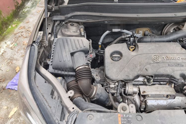 Used Buick Envision 2017 20T Two-Wheel Drive Luxury Model Engine Bay Right