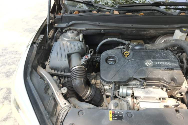 Used Buick Envision 2017 20T Two-Wheel Drive Luxury Model Engine Bay Right