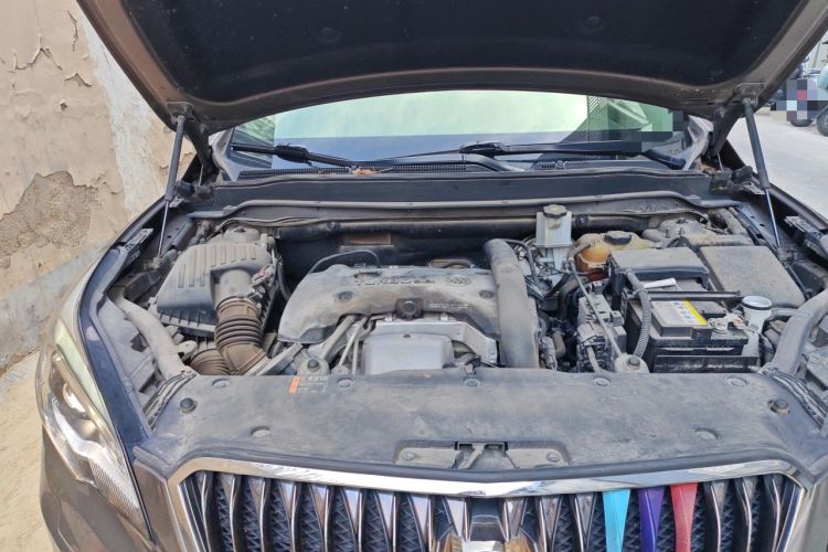 Used Buick Envision 2017 28T Four-Wheel Drive Elite Model Engine Bay Right