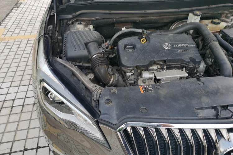 Used Buick Envision 2017 20T Two-Wheel Drive Luxury Model Engine Bay Right