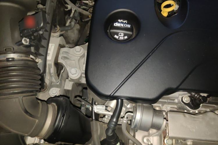 Used Buick Envision 2017 20T Two-Wheel Drive Elite Version Engine Bay Right