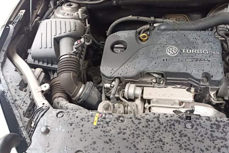 Used Buick Envision 2017 20T Two-Wheel Drive Leading Version Engine Bay Right