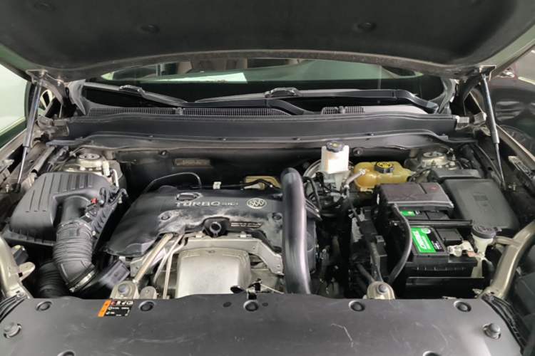 Used Buick Envision 2017 28T Four-Wheel Drive Elite Model Engine Bay