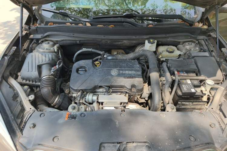 Used Buick Envision 2017 20T Two-Wheel Drive Luxury Model Engine Bay