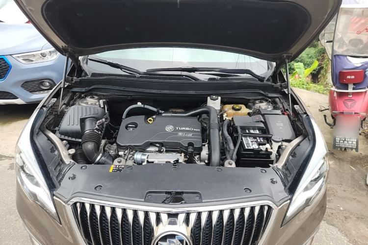 Used Buick Envision 2017 20T Two-Wheel Drive Elite Version Engine Bay