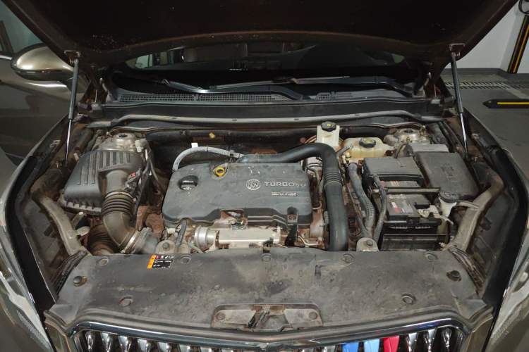 Used Buick Envision 2017 20T Two-Wheel Drive Elite Version Engine Bay