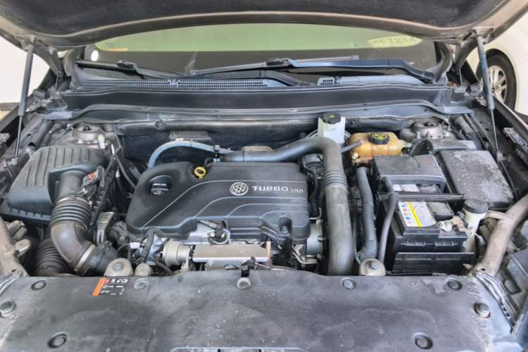 Used Buick Envision 2017 20T Two-Wheel Drive Luxury Model Engine Bay