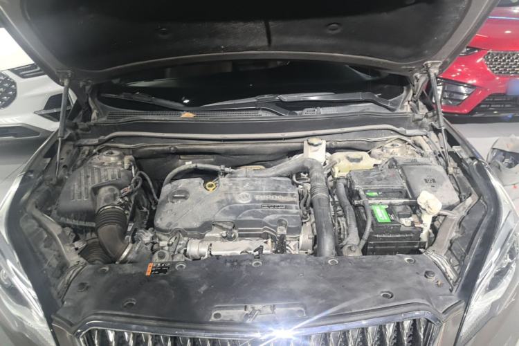 Used Buick Envision 2017 20T Two-Wheel Drive Elite Version Engine Bay